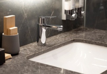 Чем чистить раковину из искусственного камня?